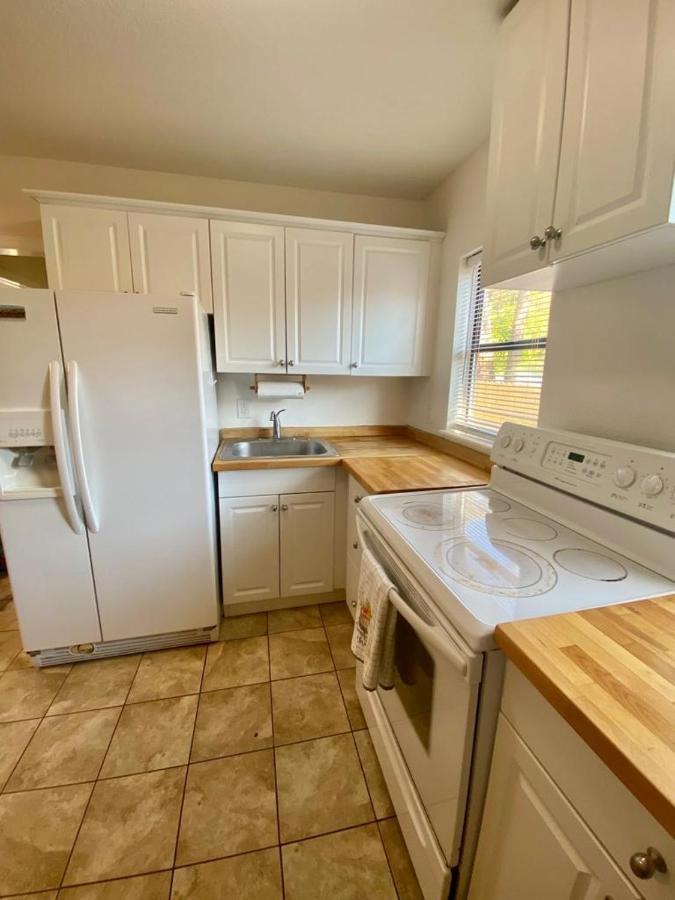 Two Fully Equipped Apartments And A Studio 5 Miles From The Beach St. Petersburg Exteriér fotografie