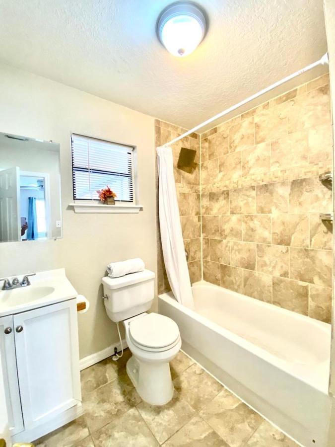 Two Fully Equipped Apartments And A Studio 5 Miles From The Beach St. Petersburg Exteriér fotografie