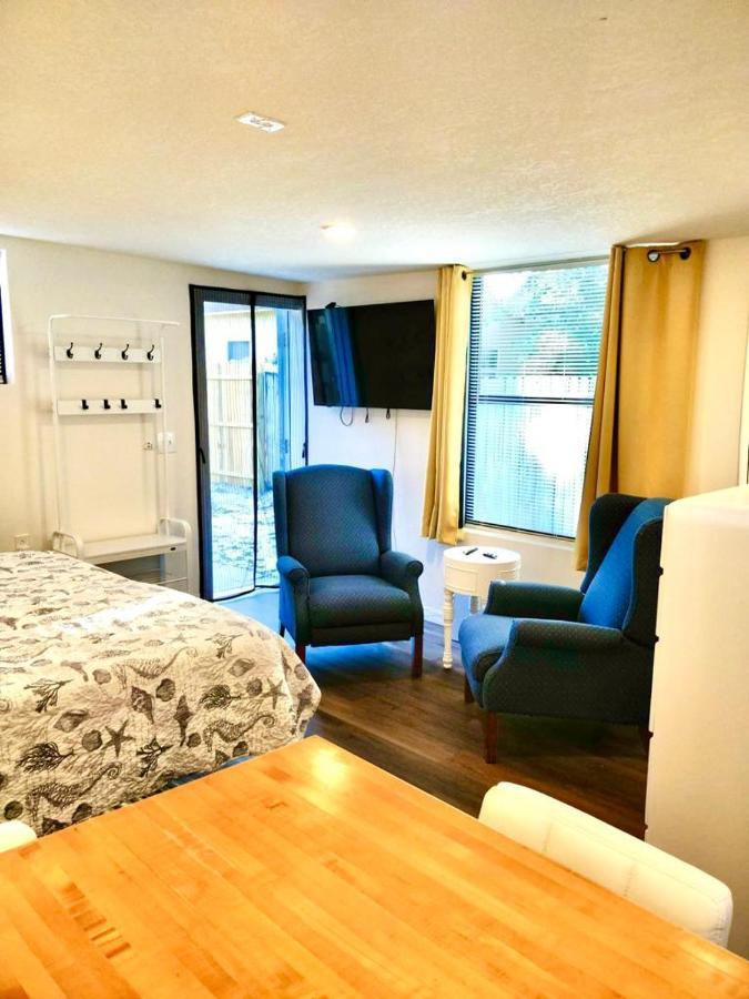 Two Fully Equipped Apartments And A Studio 5 Miles From The Beach St. Petersburg Exteriér fotografie