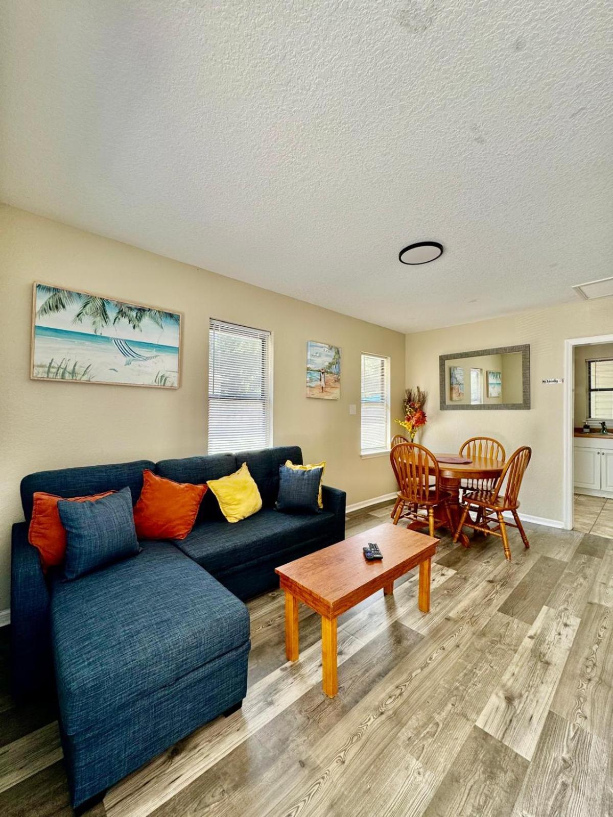 Two Fully Equipped Apartments And A Studio 5 Miles From The Beach St. Petersburg Exteriér fotografie